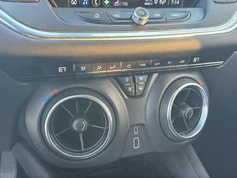 Used 2021 Chevrolet Blazer LT FWD image 20