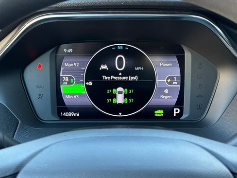 Used 2022 Chevrolet Bolt EUV LT image 29