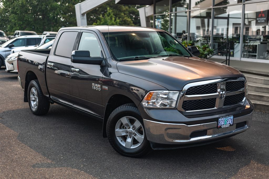 Used 2016 RAM 1500 Classic SLT AWD/4WD image 2