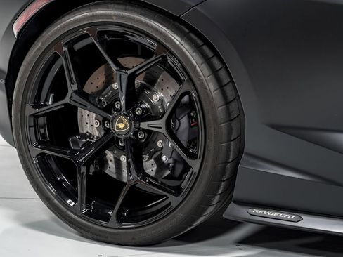 Used 2024 Lamborghini Revuelto image 47