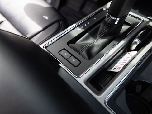 Used 2020 Ford F150 Lariat w/ Equipment Group 502A Luxury image 34