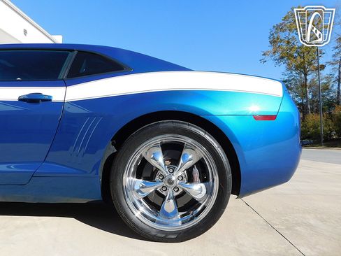 Used 2010 Chevrolet Camaro SS RWD image 15