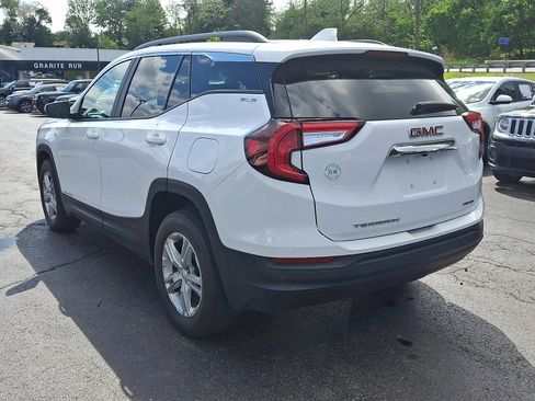 Used 2024 GMC Terrain SLE w/ Driver Convenience Package AWD/4WD image 4