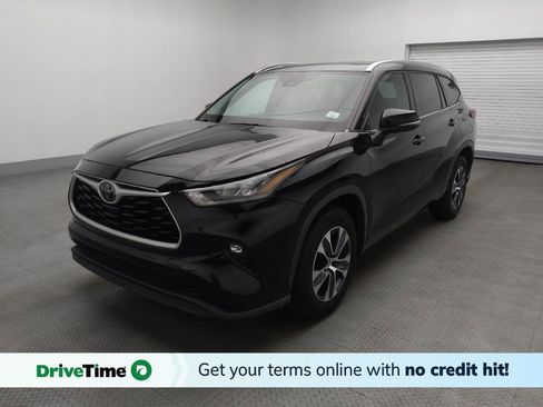 Used 2020 Toyota Highlander XLE FWD image 1