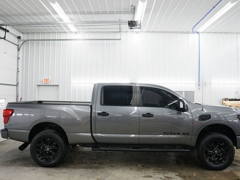 Used 2018 Nissan Titan SL w/ Midnight Edition image 20