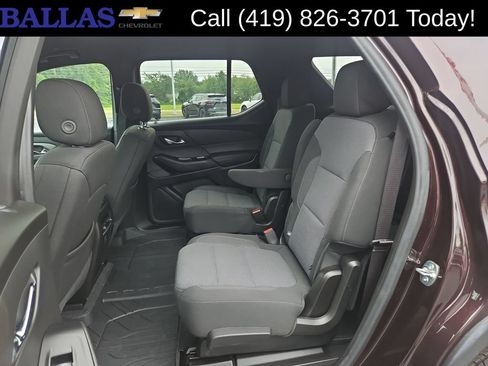Used 2023 Chevrolet Traverse LT FWD image 24
