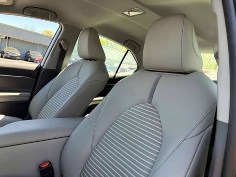 Used 2019 Toyota Camry SE w/ Protection Package (Q2) FWD image 11