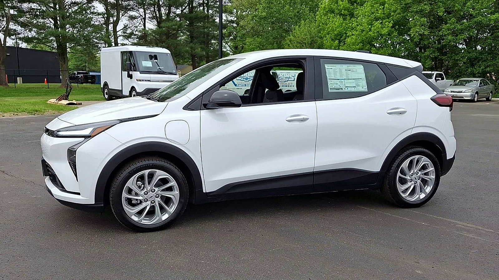 New 2027 Chevrolet Bolt LT w/ Comfort Package FWD image 7