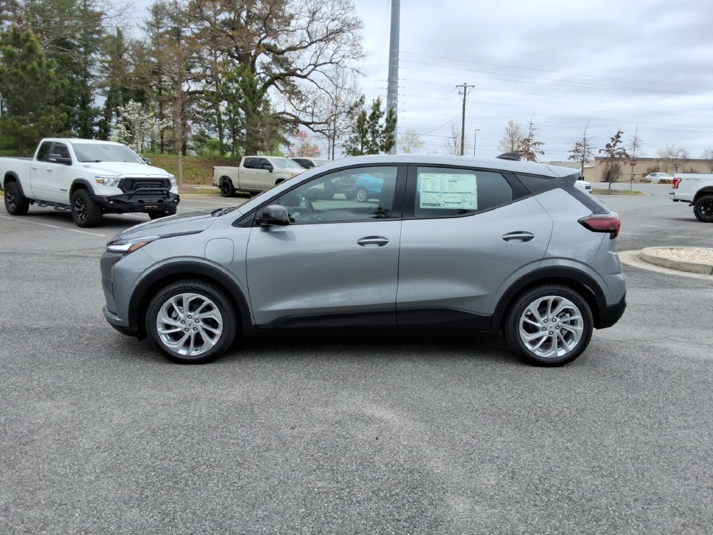 New 2027 Chevrolet Bolt LT w/ Comfort Package FWD image 8