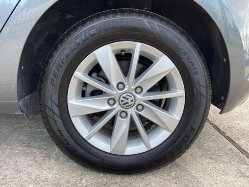 Used 2015 Volkswagen Golf S FWD image 33