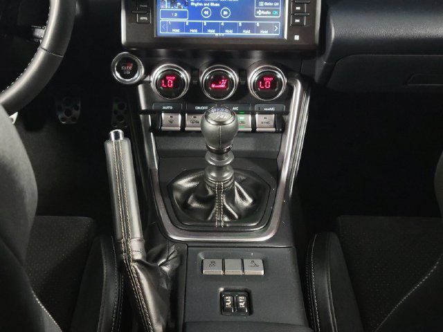Used 2025 Toyota GR86 Premium w/ Performance Package RWD image 22