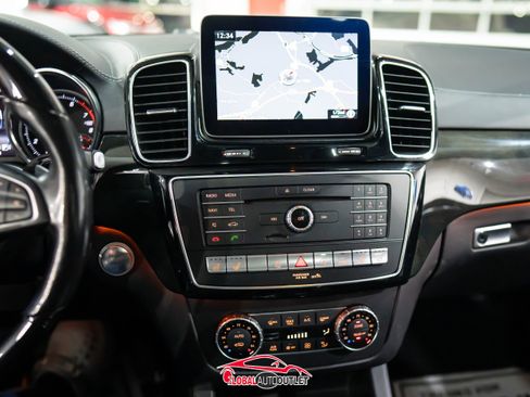 Used 2018 Mercedes-Benz GLS 550 4MATIC w/ Driver Assistance Package image 32