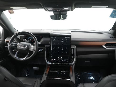 Used 2025 GMC Yukon Denali w/ Denali Reserve Package AWD/4WD image 14