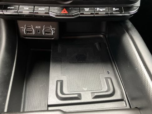 Used 2022 Dodge Durango R/T w/ Tow 'N Go Package AWD/4WD image 22