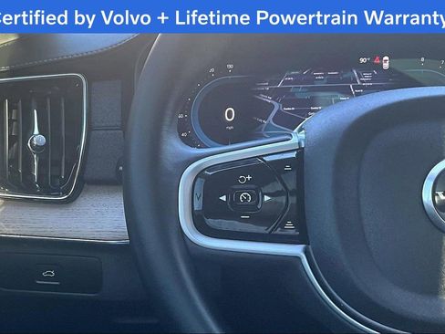 Used 2025 Volvo XC90 B6 Plus AWD/4WD image 28