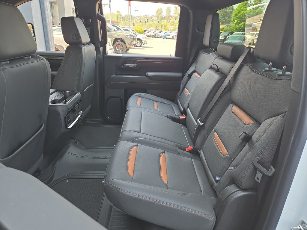 Used 2026 GMC Sierra 2500 AT4 AWD/4WD image 15