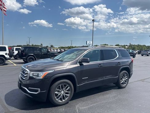 Used 2019 GMC Acadia SLT AWD/4WD image 3
