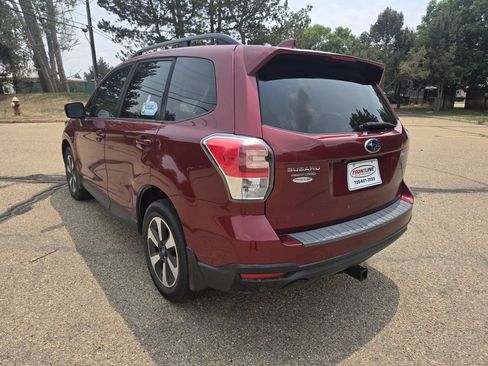 Used 2018 Subaru Forester 2.5i Premium w/ All-Weather Package AWD/4WD image 4