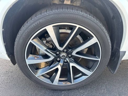 Used 2018 Volvo XC90 T6 Momentum w/ Convenience Package AWD/4WD image 9