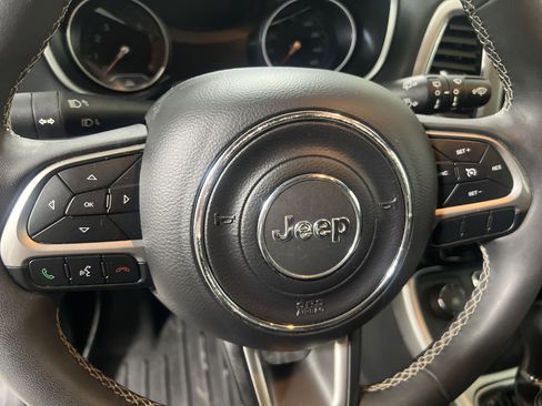 Used 2021 Jeep Compass Latitude image 29