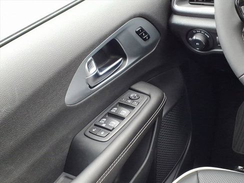New 2026 Chrysler Pacifica Limited w/ S Appearance Package FWD image 12
