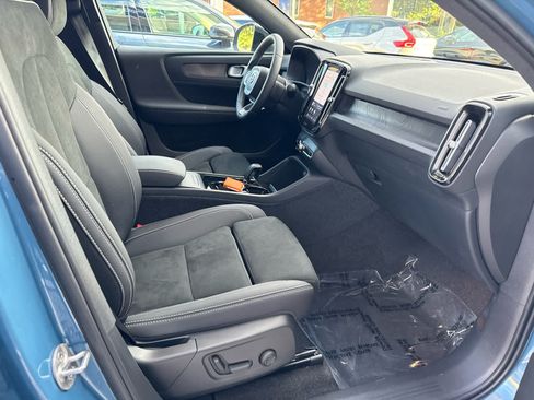 Used 2023 Volvo C40 P8 Recharge Plus AWD/4WD image 28