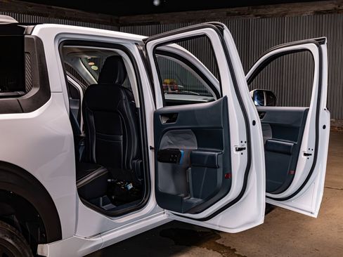 Used 2025 Ford Maverick Lobo image 27