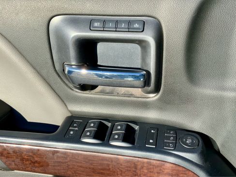 Used 2018 GMC Sierra 1500 SLT w/ SLT Preferred Package image 49