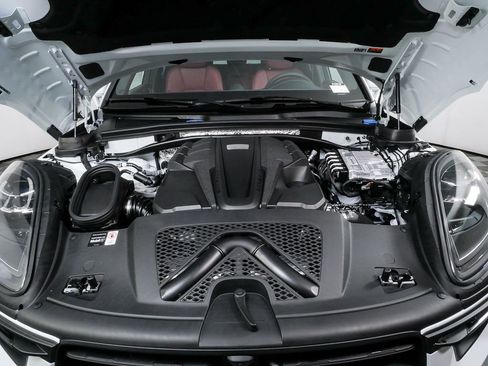 New 2026 Porsche Macan S image 35