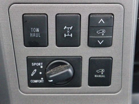 Used 2012 Toyota Sequoia Platinum image 28