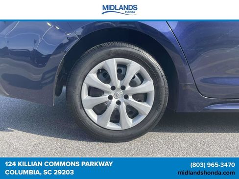 Used 2020 Toyota Corolla LE FWD image 7