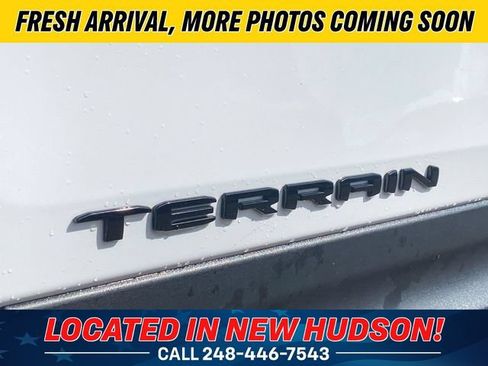 Used 2024 GMC Terrain SLE w/ Driver Convenience Package FWD image 12