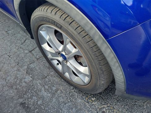 Used 2015 Ford Escape Titanium image 2