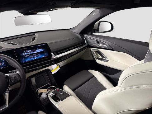 New 2026 BMW X2 xDrive28i w/ Technology Package AWD/4WD image 23