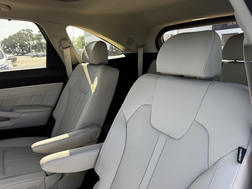 Certified 2026 Kia Sorento SX FWD image 32