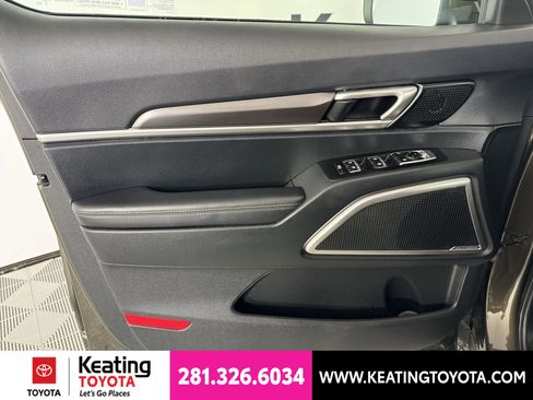 Used 2025 Kia Telluride S FWD image 10