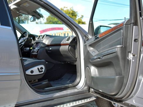 Used 2011 Mercedes-Benz GL 450 4MATIC image 33