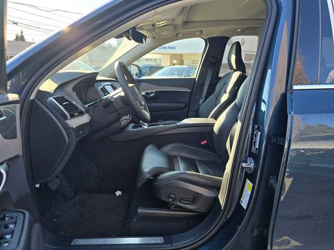 Certified 2024 Volvo XC90 B6 Ultimate w/ Protection Package Premier image 21