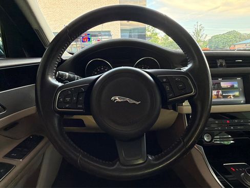 Used 2016 Jaguar XF Prestige RWD image 26