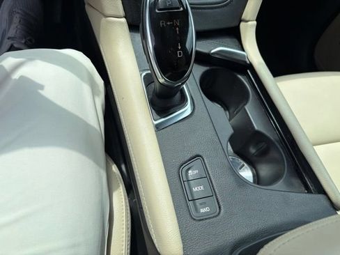 Used 2018 Cadillac XT5 AWD image 27