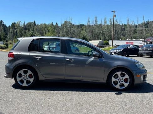 Used 2010 Volkswagen GTI 4-Door image 8