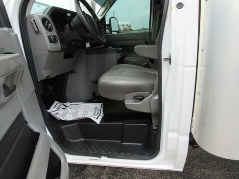 Used 2023 Ford E-450 and Econoline 450 Super Duty w/ Power Windows & Locks Group RWD image 25