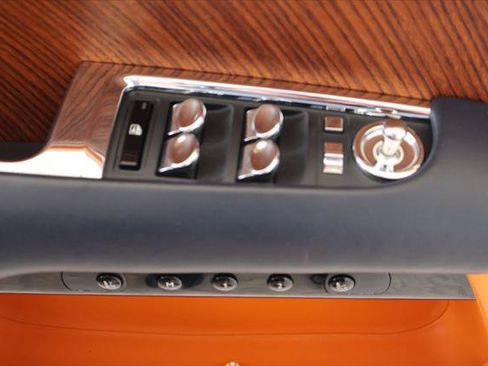 Certified 2016 Rolls-Royce Dawn RWD image 17