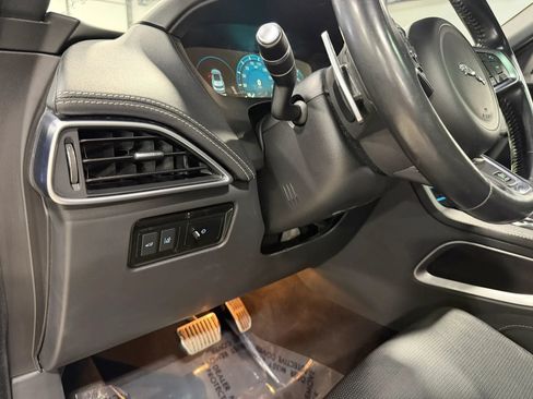 Used 2018 Jaguar F-PACE R-Sport AWD/4WD image 18