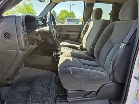 Used 2006 Chevrolet Silverado 2500 LT AWD/4WD image 9