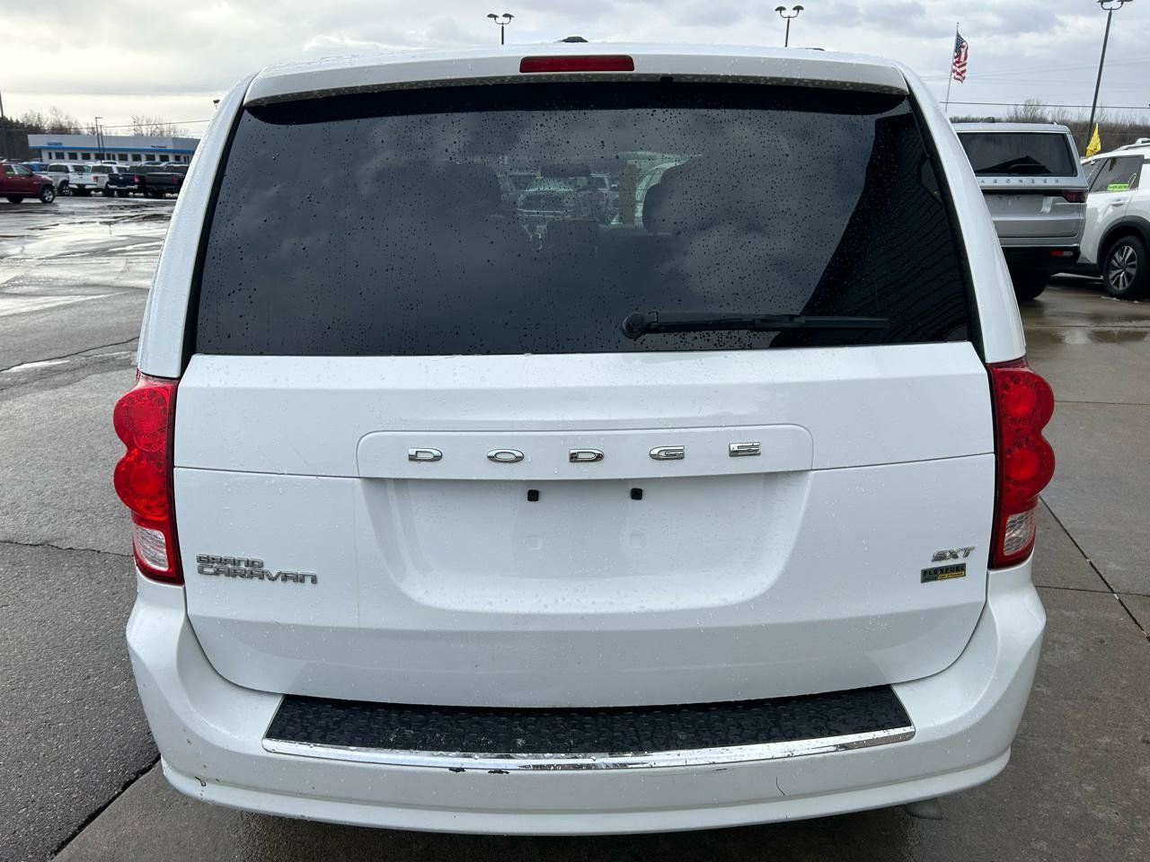 Used 2016 Dodge Grand Caravan SXT FWD image 6