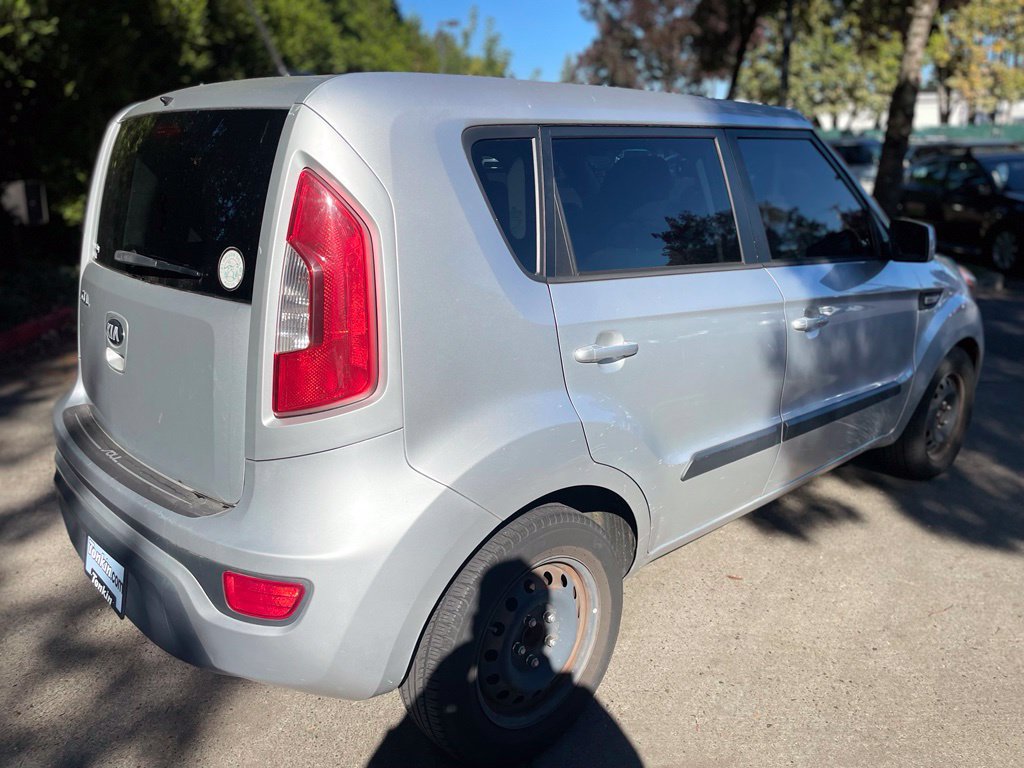 Used 2013 Kia Soul FWD image 4