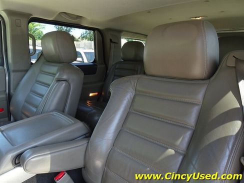 Used 2004 HUMMER H2 w/ Preferred Equipment Group AWD/4WD image 12