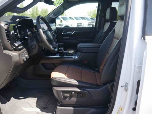 Used 2024 Chevrolet Silverado 1500 High Country w/ High Country Premium Package image 27