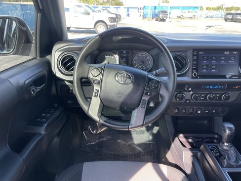 Used 2023 Toyota Tacoma TRD Off-Road w/ Technology Package image 31